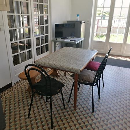 Petite Caravane Deux Places Saint-Corneille المظهر الخارجي الصورة